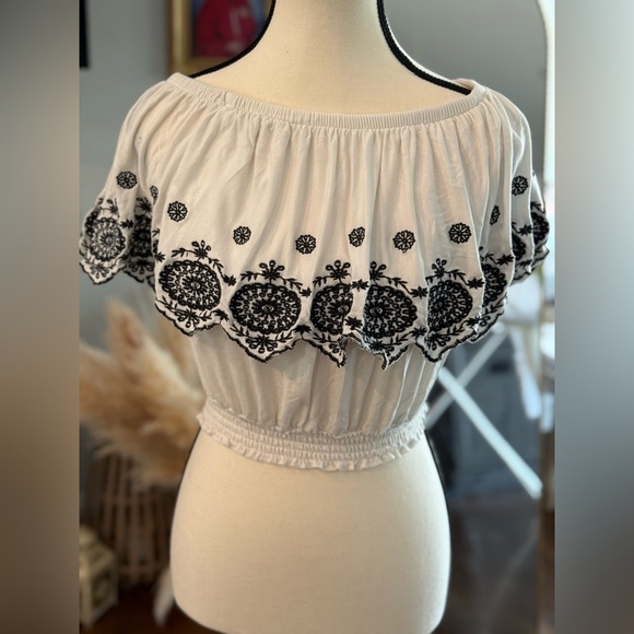 Blue Rain White Ruffled Smocked Crop Blouse - Picture 1 of 3